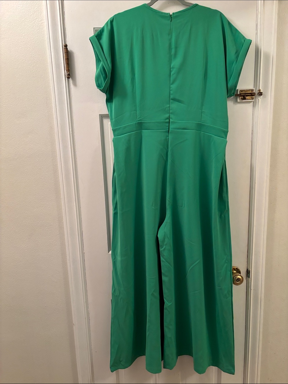 Women’s Green Wide-Leg Jumpsuit
Size 2XL - Picture 5 of 7